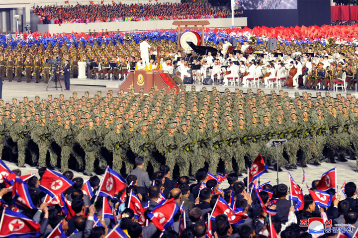 15-조선로동당창건 75돐경축 열병식